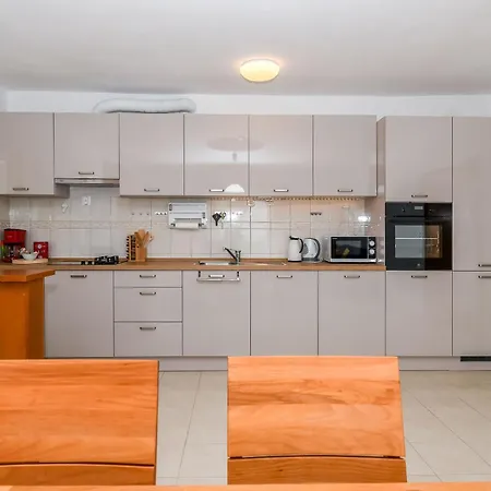 Live Apartment